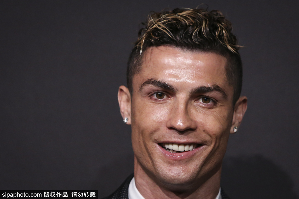 阿丽娜在采 阿丽娜在采