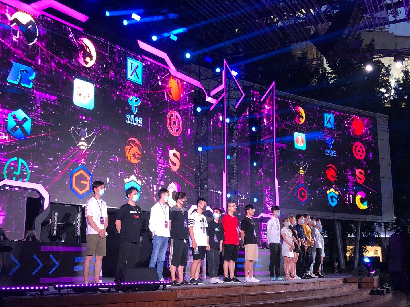 尤其是在2 尤其是在2