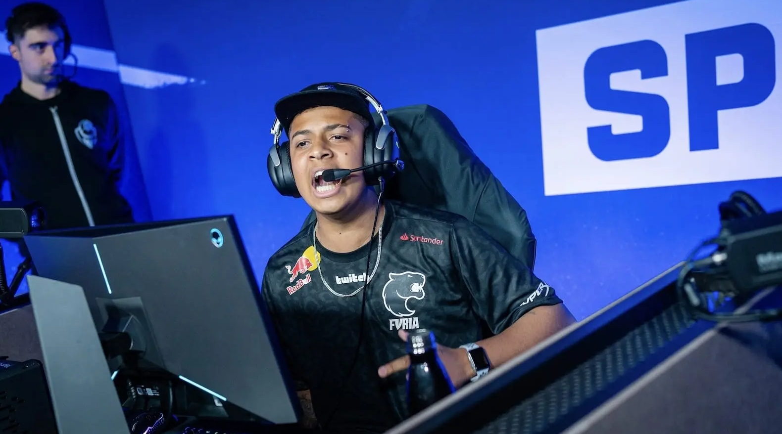 闲约为1 闲约为1